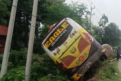 গণডাকাতি ও ধর্ষণ: কুষ্টিয়া-নারায়ণগঞ্জ রুটে ঈগল পরিবহন চলাচল সাময়িক বন্ধ
