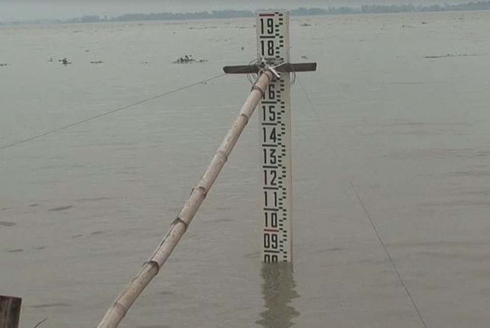 কমছে যমুনার পানি