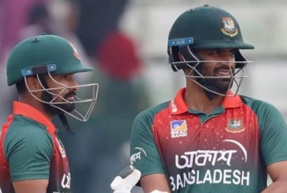 টস জিতে ফিল্ডিংয়ের সিদ্ধান্ত জিম্বাবুয়ের