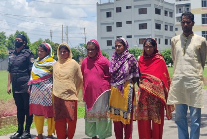 র‍্যাবের হাতে ৬ নারী পাচারকারী আটক, ৩ নারী উদ্ধার 