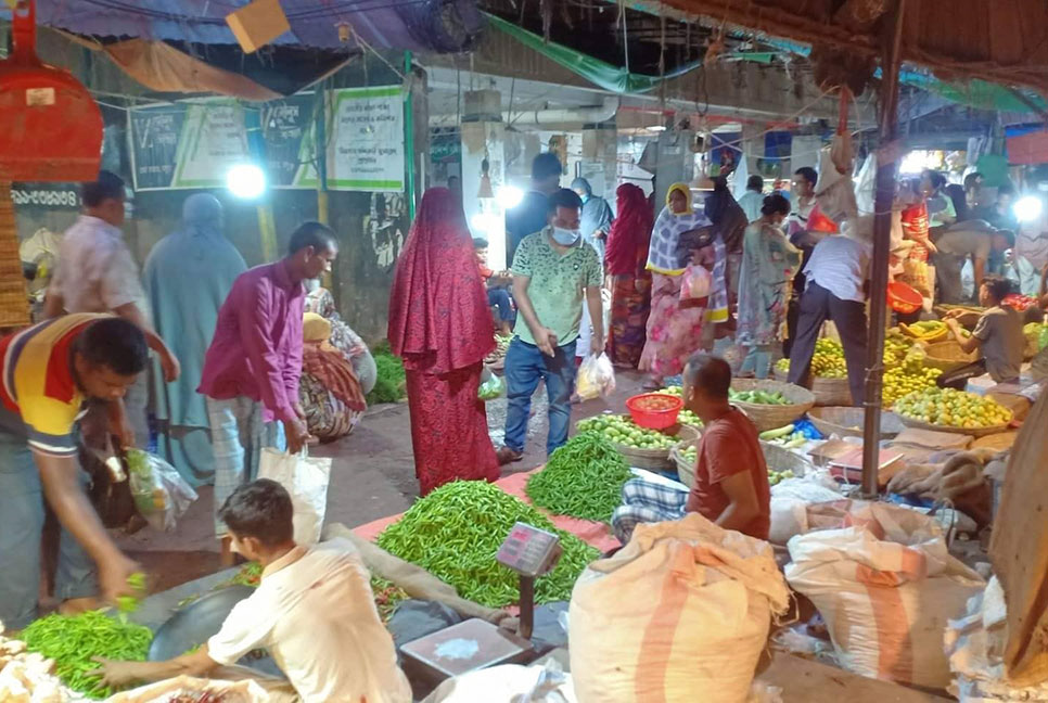 বগুড়ার বাজারে কাঁচা মরিচের দাম লাগামহীন