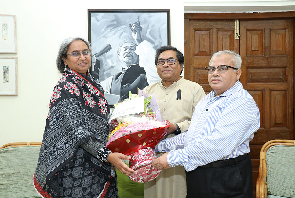 শিক্ষামন্ত্রীর সাথে বিডিইউ’র উপ-উপাচার্যের সাক্ষাৎ ও মতবিনিময়