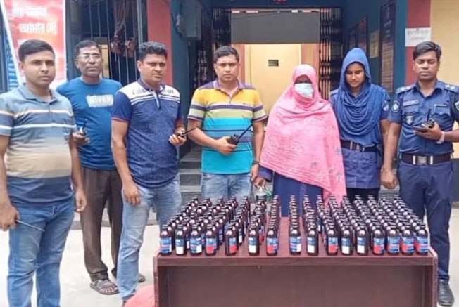 
মেহেরপুরে ফেনসিডিলসহ নারী আটক 