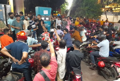 পেট্রোলের দাম লিটারে বাড়ল ৪৪ টাকা