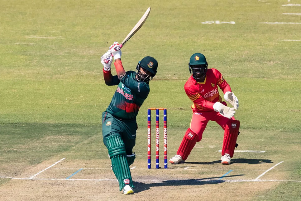 সিরিজ বাঁচানোর লড়াইয়ে ব্যাটিংয়ে টাইগাররা, দলে তিন পরিবর্তন
