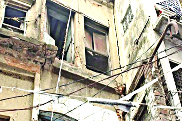 ঝুঁকিময় ভবনের তালিকা কেন?