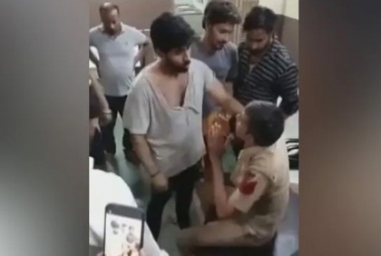থানার ভেতর পুলিশ সদস্যকে বেদম মারধর