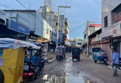 রায়পুরের রাস্তাঘাটে অনিবন্ধিত যানবাহনের দাপট 