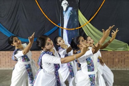 বিশ্বকবির ৮১তম প্রয়াণ দিবসে বগুড়ায় নৃত্যানুষ্ঠান