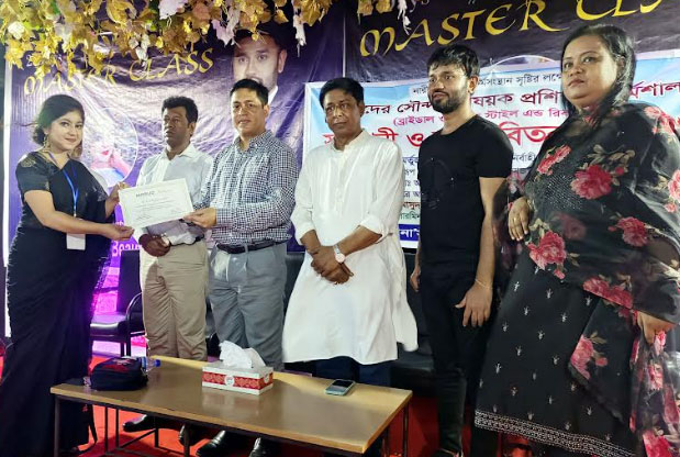 দিনাজপুরে সৌন্দর্য বিষয়ক প্রশিক্ষণ কর্মশালা
