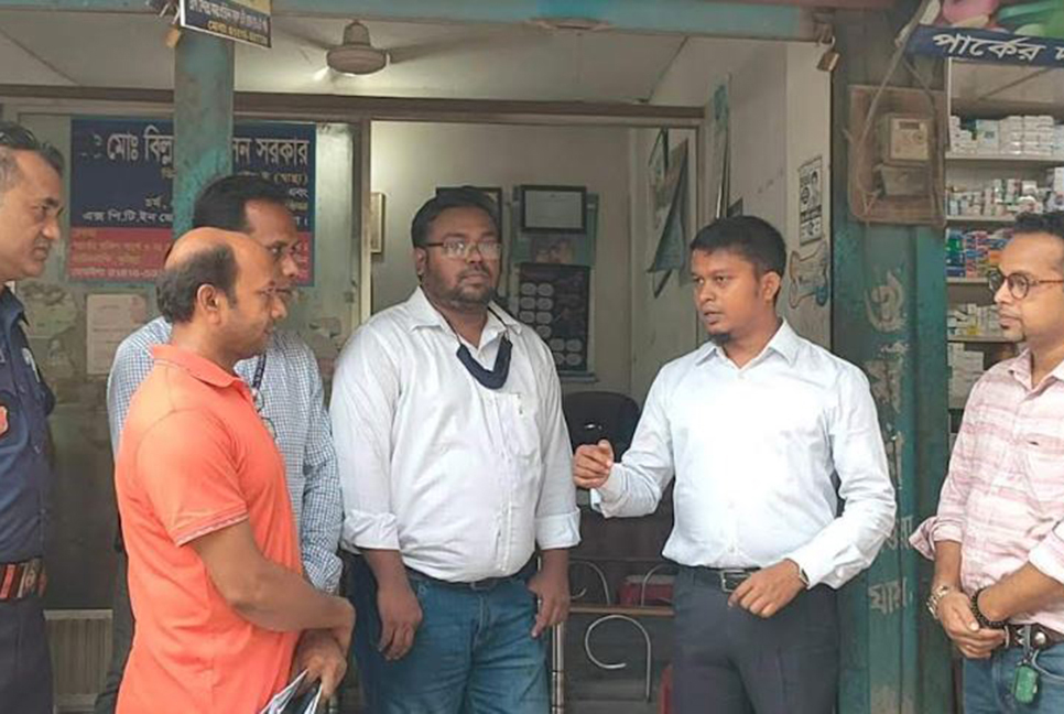 দাউদকান্দিতে ভুয়া চিকিৎসককে জরিমানা, ক্লিনিক সিলগালা
