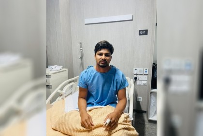 সিঙ্গাপুরে সোহান, আঙুলে অস্ত্রোপচার
