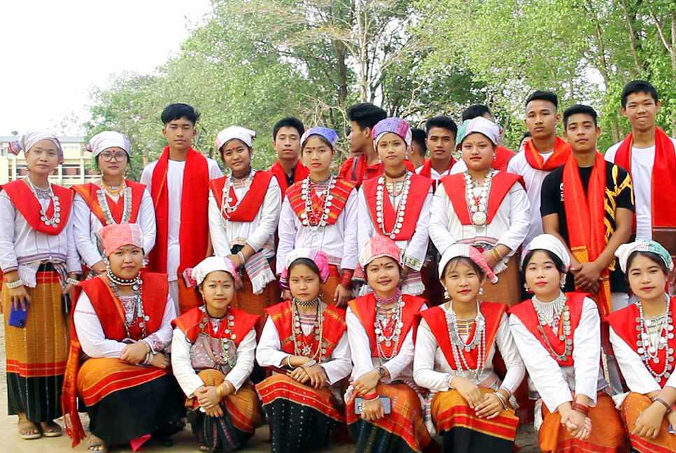 পাহাড়ে আদিবাসী দিবসের উৎসব