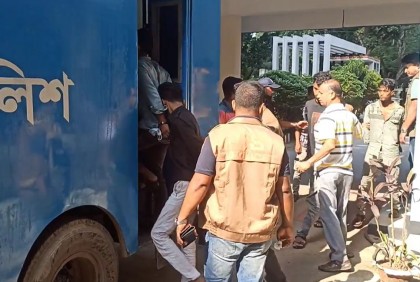 টাঙ্গাইলে চলন্ত বাসে ডাকাতি ও গণধর্ষণ, ছয়জনের রিমান্ড