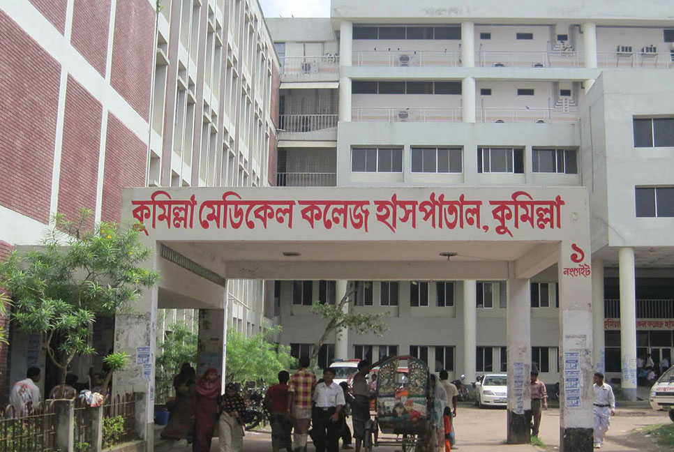 কবে সারবে অ্যাম্বুলেন্স সিন্ডিকেট ও দালালদের দৌরাত্ম্য