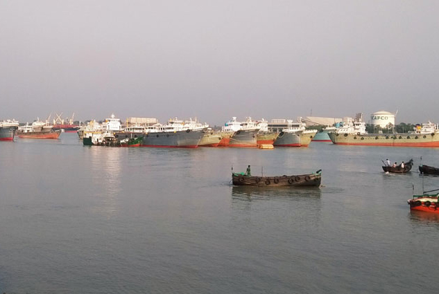 ভাড়া বাড়ল নৌপথে পণ্য পরিবহনে  