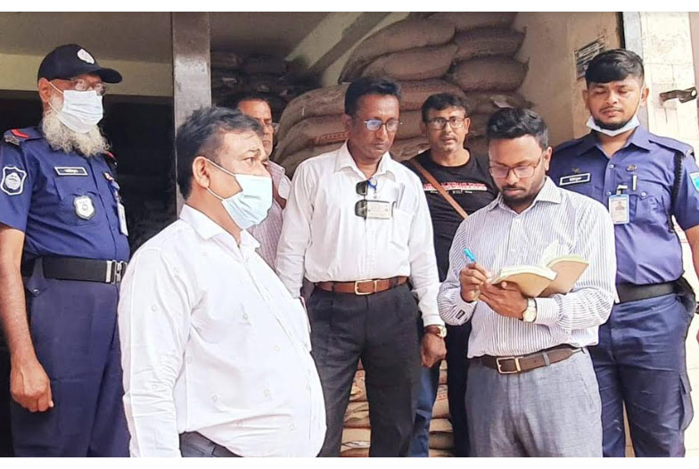 ফরিদপুরে দ্রব্যমূল্য নিয়ন্ত্রণে ভোক্তা অধিকারের অভিযান