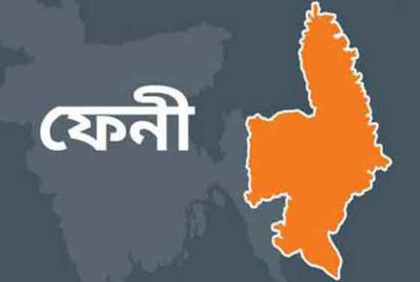 সোনাগাজীতে হাতি দিয়ে ভয় দেখিয়ে চলেছে চাঁদাবাজি