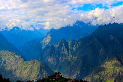 ফুলের স্বর্গরাজ্য ‘ভ্যালি অফ ফ্লাওয়ার’