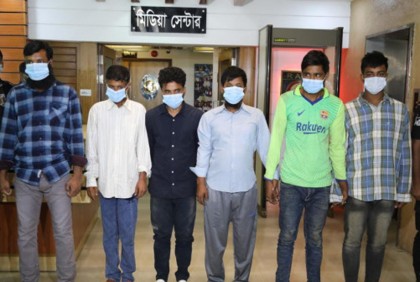 দাম বেড়ে যাওয়ায় ডাকাত দলের টার্গেট হয় ডিমবাহী পিকআপ ভ্যান

