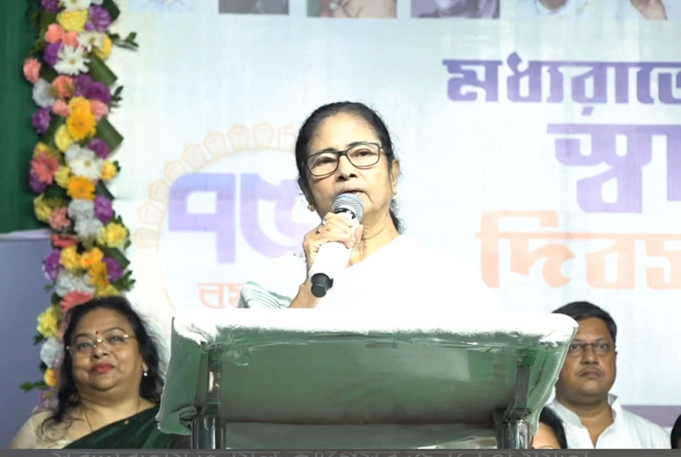 বাংলাকে দুর্বল করতে তৃণমূল নেতাদের গ্রেফতার করছে বিজেপি : অভিযোগ মমতার