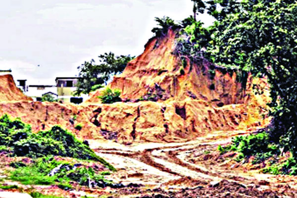 নিশ্চিহ্ন ৬০ শতাংশ পাহাড়
