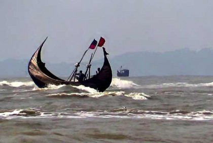 সাগরে নিম্নচাপ, সমুদ্রবন্দরে ৩ নম্বর সতর্কতা