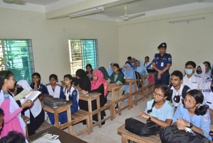 জাতীয় শোক দিবস উপলক্ষে জেলা পুলিশ আয়োজিত
প্রতিযোগীতায় অংশ নিল দেড় সহস্রাধিক শিক্ষার্থী