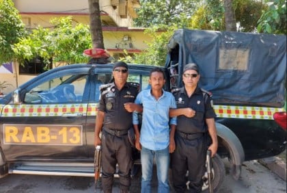 যৌতুকের দাবিতে স্ত্রীকে হাতুড়ি দিয়ে পিটিয়ে আহত, স্বামী গ্রেফতার