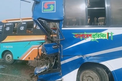 ঢাকা-মাওয়া এক্সপ্রেসওয়েতে যানবাহনের ত্রিমুখী সংঘর্ষে নিহত ২