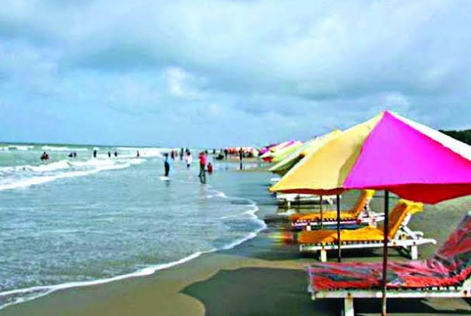 সমুদ্র সৈকতে গোসল করতে নেমে নিখোঁজ ১