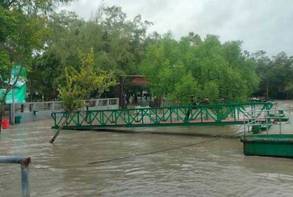 বাগেরহাটে বিপৎসীমার ৩০ সেন্টিমিটার উপরে নদীর পানি