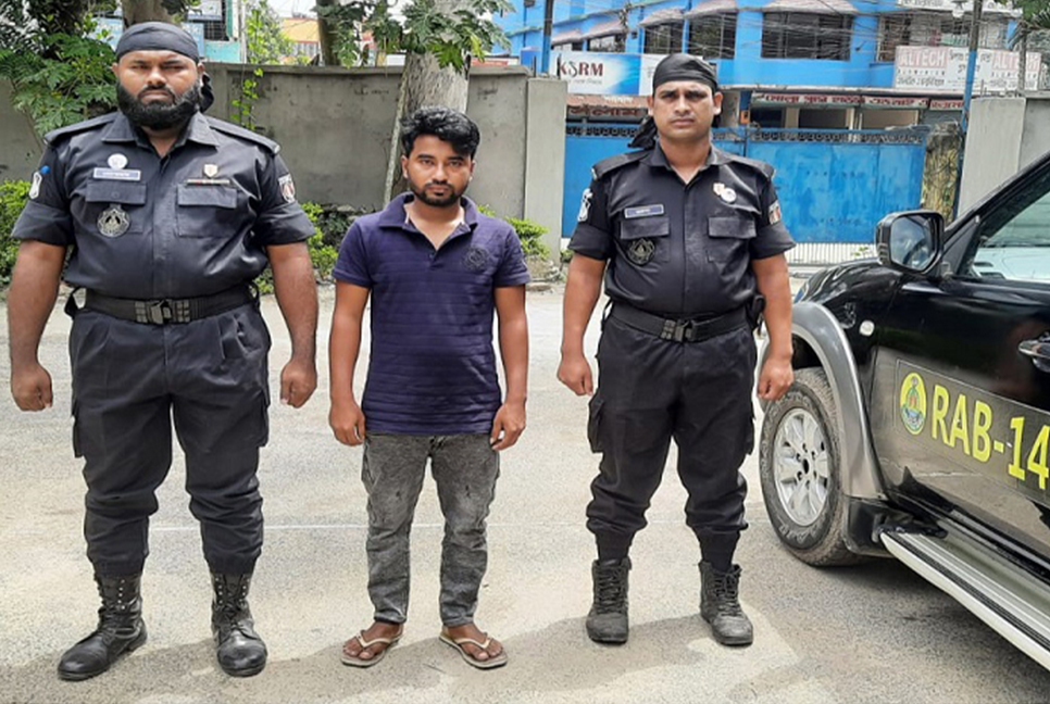 বিজয়নগরে ফেনসিডিলসহ মাদক ব্যবসায়ী গ্রেফতার