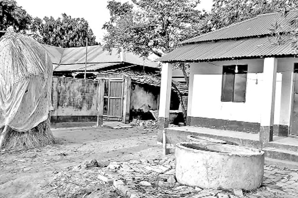 আশ্রয়ণ প্রকল্পের ৩২ ঘরের মধ্যে ২৬টি তালাবদ্ধ