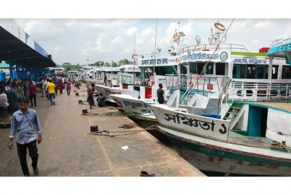 নৌ পথে বেশি ভাড়া আদায়ের অভিযোগ