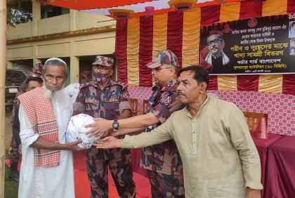 আখাউড়ায় বিজিবি’র খাদ্য সহায়তা পেল ১০০ পরিবার
