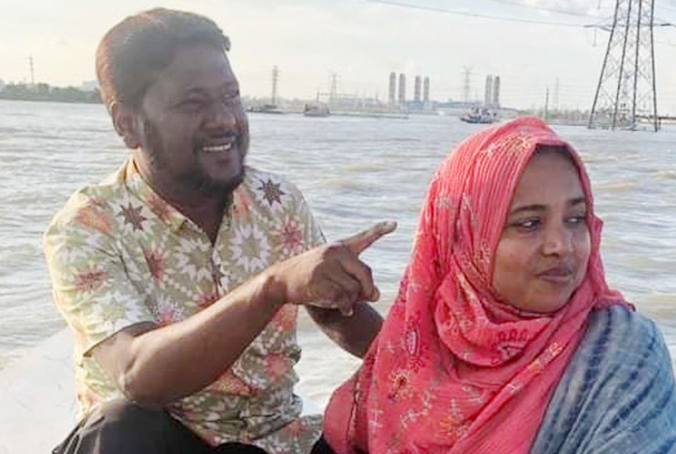 নিজেদের গাড়িতেই মিলল নিখোঁজ শিক্ষক দম্পতির মরদেহ