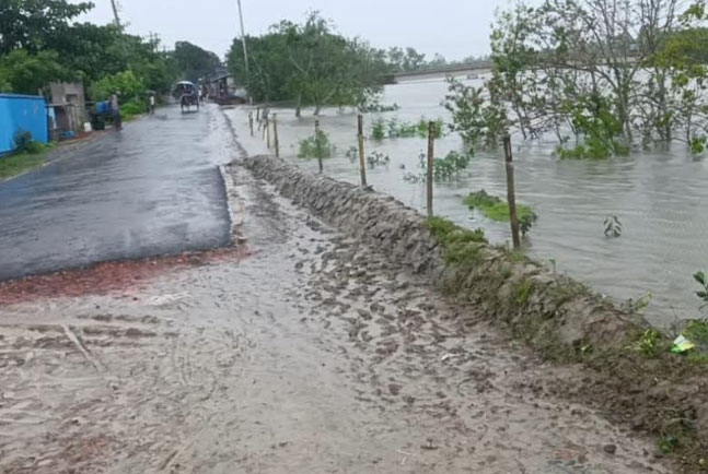সাতক্ষীরা উপকূলে নদ-নদীর পানি বাড়ছে