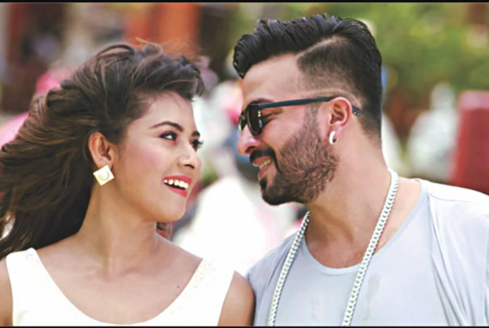 ১০ কোটির ক্লাবে শাকিব-বুবলীর ‘দিল দিল’