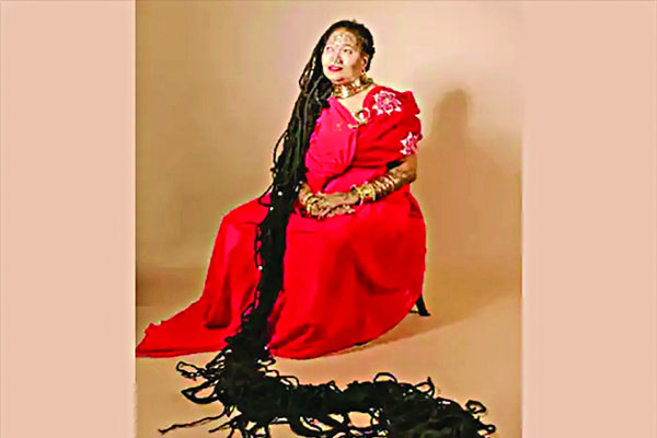 ১১০ ফুট লম্বা বেণি!