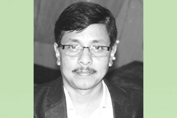 ত্যাগ করতে করতে আনন্দ খুঁজুক জীবন