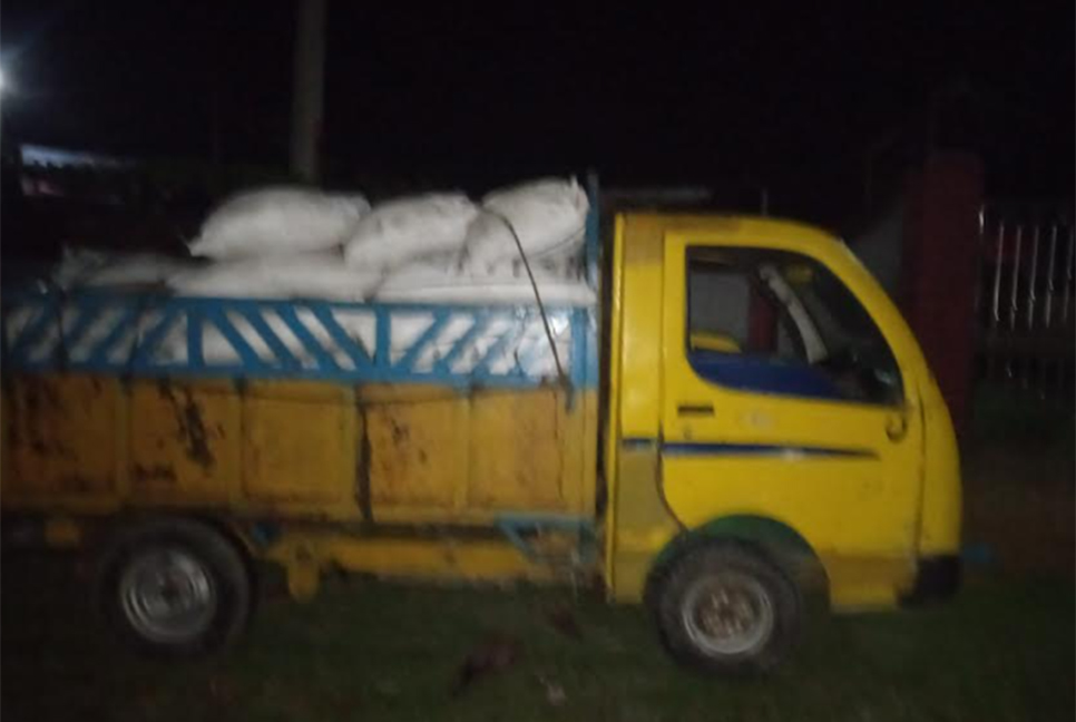 বিএডিসির বিপুল সার জব্দ, ডিলারসহ আটক ২