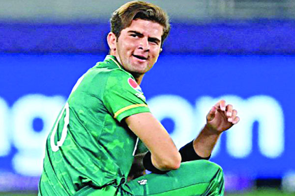 ইনজুরিতে ছিটকে গেলেন দল থেকে