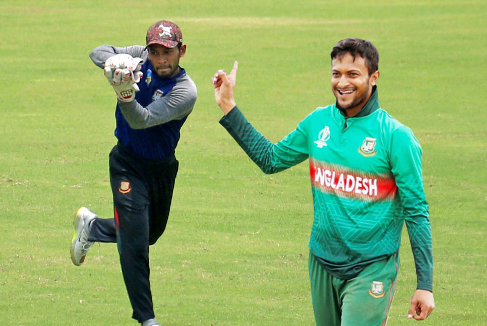 মুশফিক থাকলে সহজ হয়ে যাবে সাকিবের জীবন!