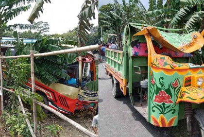 বাকেরগঞ্জে বাস-ট্রলির সংঘর্ষে নিহত ৩