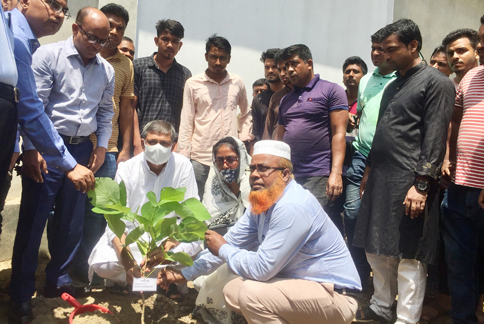 মাগুরায় বৃক্ষরোপণ অভিযান ও বৃক্ষ মেলার উদ্বোধন