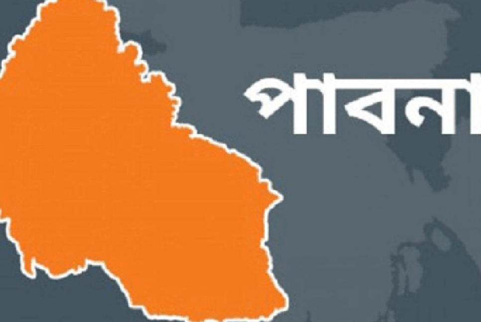 পদ্মা নদীর মালিকানা দাবি করে মাছ ধরতে বাধা দেওয়ার অভিযোগ