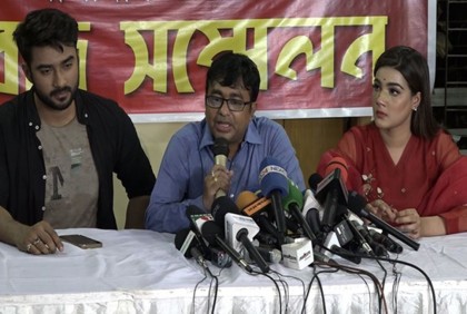 এবার মাহি-রোশান ও পরিচালক মানিকের বিরুদ্ধে মামলা করার হুমকি