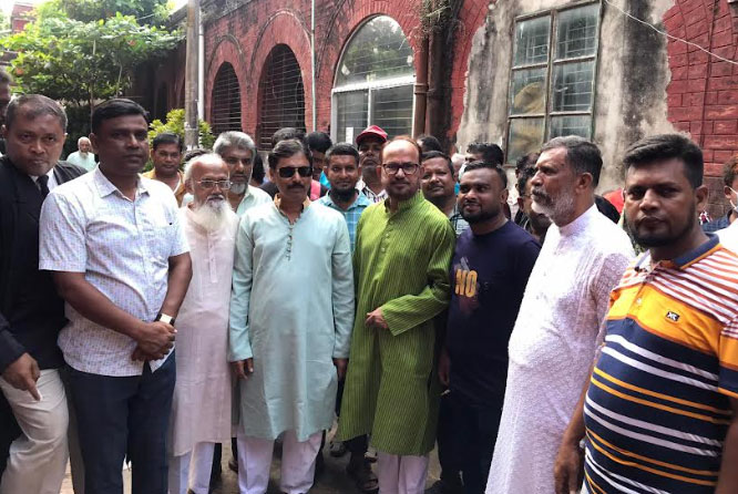 খুলনায় নাশকতার মামলায়
সাবেক সংসদ সদস্য মঞ্জুসহ
৭০ জনের বিরুদ্ধে চার্জ গঠন