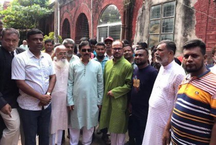 খুলনায় নাশকতার মামলায়
সাবেক সংসদ সদস্য মঞ্জুসহ
৭০ জনের বিরুদ্ধে চার্জ গঠন